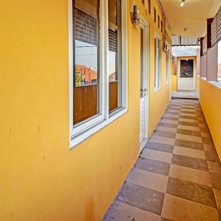 SPOT ON 91595 Sruni Syariah Hotel Gedangan Bagian luar foto
